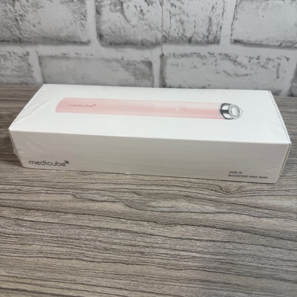 medicube AGE R Mini Booster Pro Pink Glow Booster Facial Device NEW SEALED BOX - Picture 3 of 8